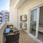 #001 Stylish Downtown Flat Walk To & Bars Albufeira