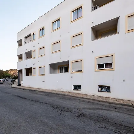 Apartment #001 Stylish Downtown Flat Walk To Beach & Bars