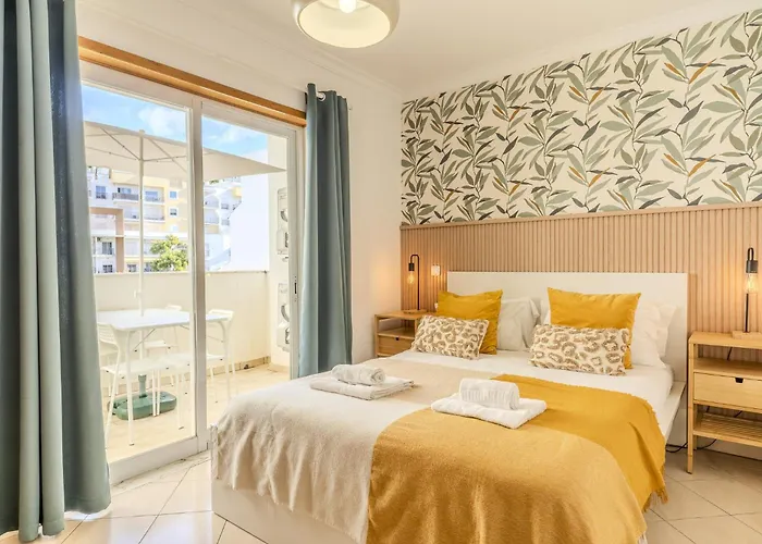 #001 Stylish Downtown Flat Walk To Beach & Bars Albufeira