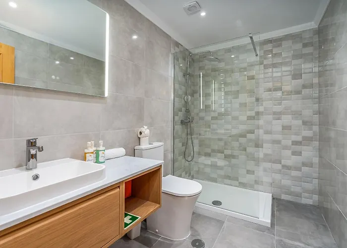 #001 Stylish Downtown Flat Walk To Beach & Bars Apartment Albufeira