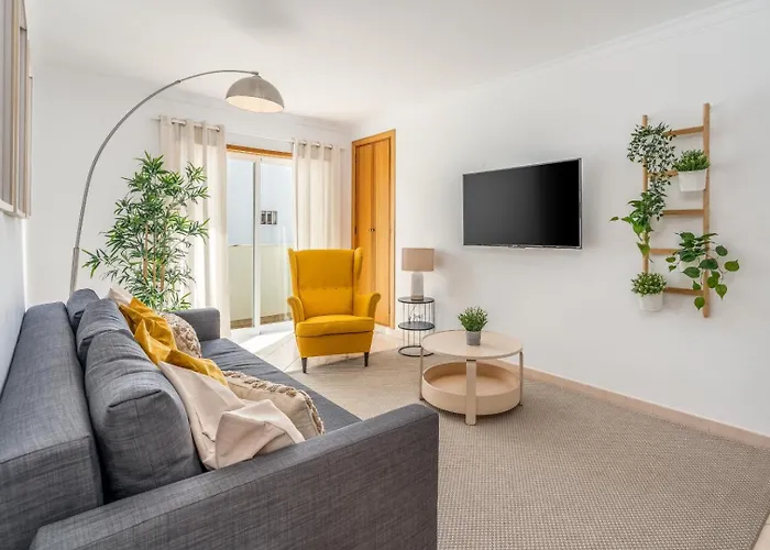 #001 Stylish Downtown Flat Walk To Beach & Bars * Albufeira