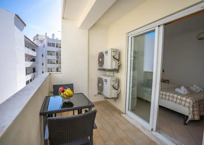 #001 Stylish Downtown Flat Walk To Beach & Bars Albufeira