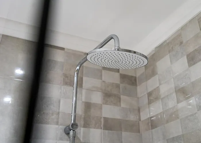 Apartment #001 Stylish Downtown Flat Walk To Beach & Bars Albufeira