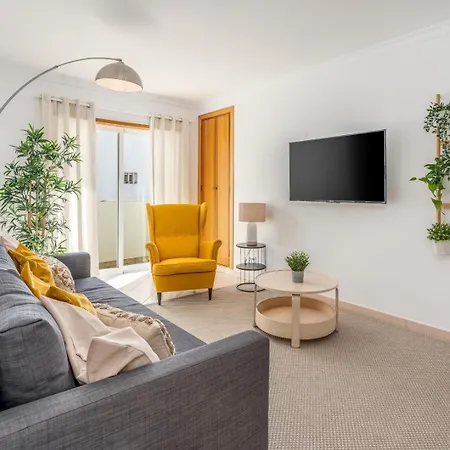 #001 Stylish Downtown Flat Walk To & Bars * Albufeira